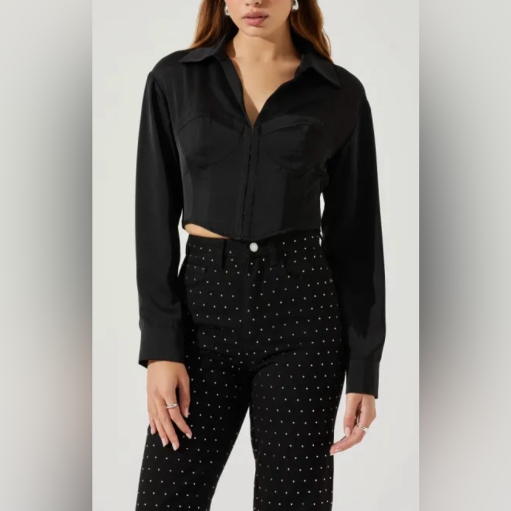 NWOT ASTR the Label Women's valerie top Size S hook & eye closure long sleeves